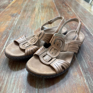 Clarks Light Brown Leather Sandals Womens Size 9.5